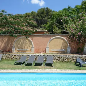 La Tour- Pigeonnier Provençal Hébergement de vacances Ventabren