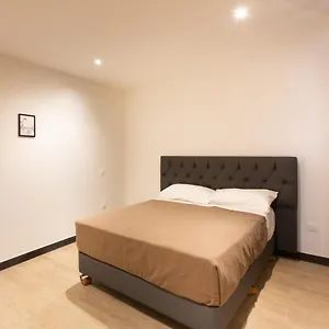 Leonard De Vinci Ii Hotel Parijs