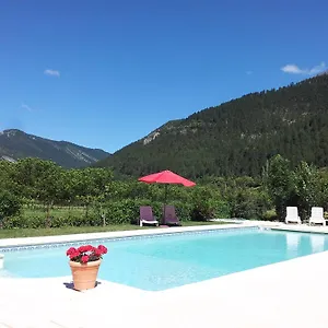 Domaine La Pique Hébergement de vacances Châtillon-en-Diois